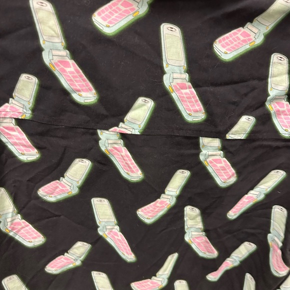 Cellphone Resort Shirt - Picture 4 of 4